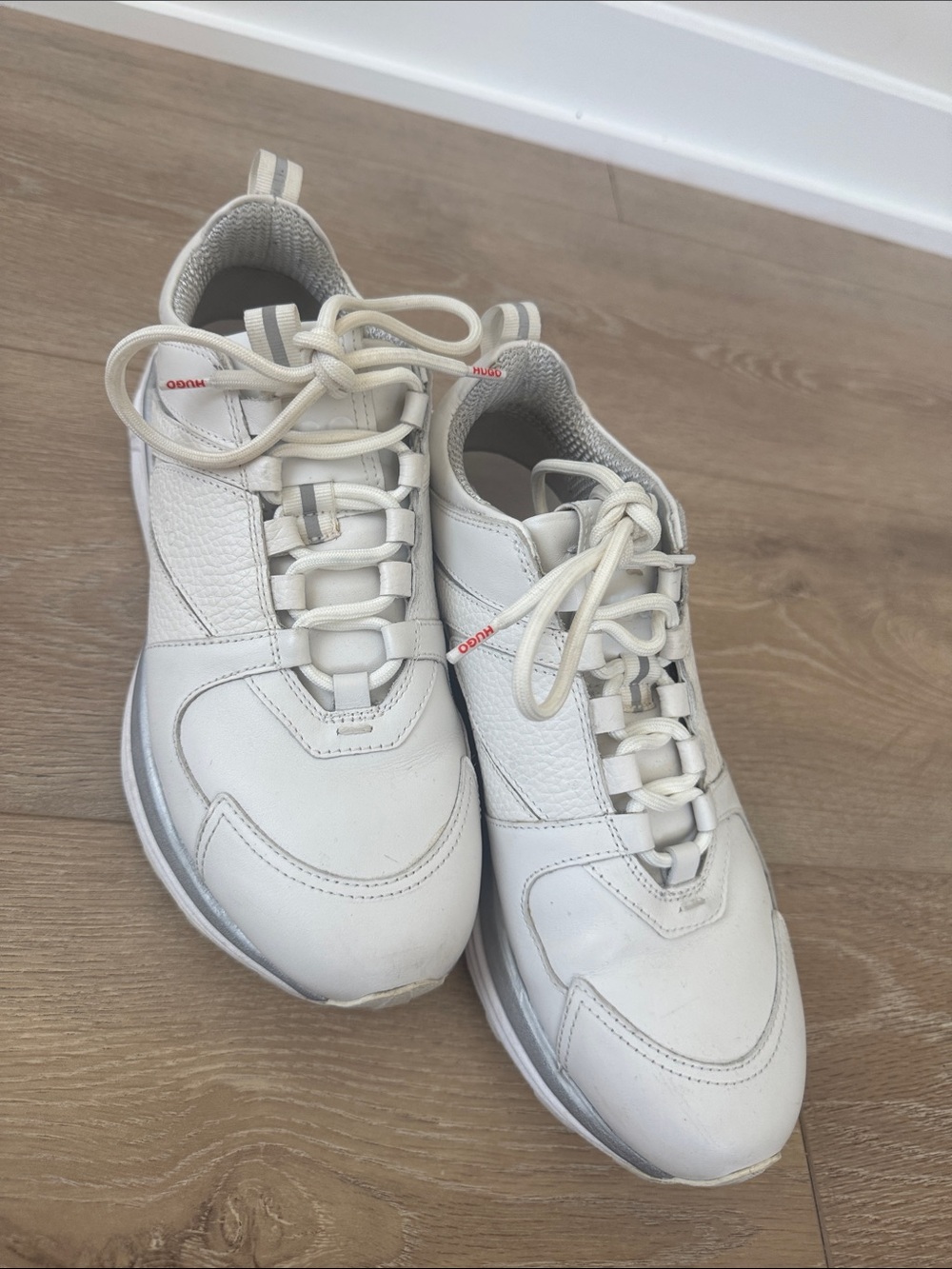 HUGO White Leather Casual Sneakers - Picture 4 of 7